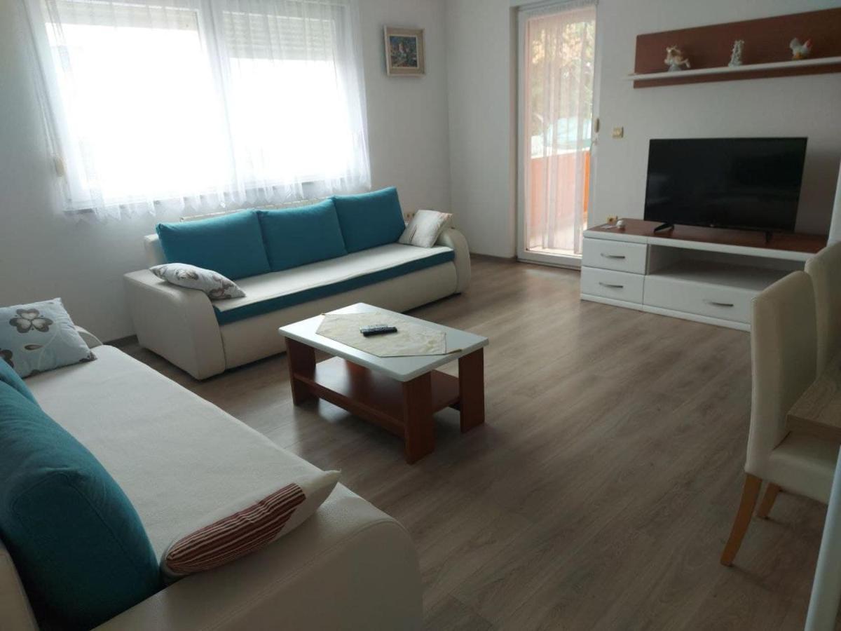 Bluegum Apartments Liznjan Bagian luar foto