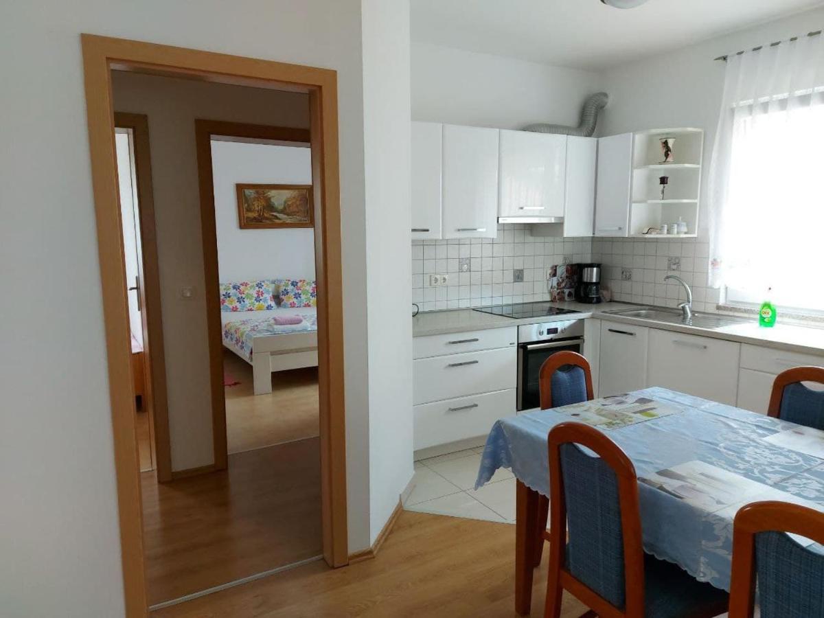 Bluegum Apartments Liznjan Bagian luar foto