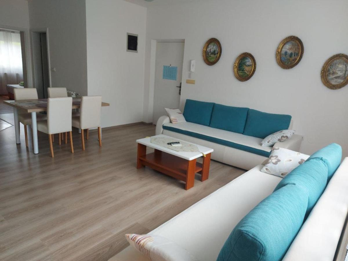 Bluegum Apartments Liznjan Bagian luar foto